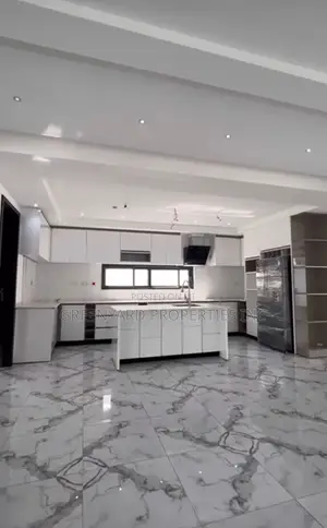 4bdrm Duplex in American House, East Legon for sale