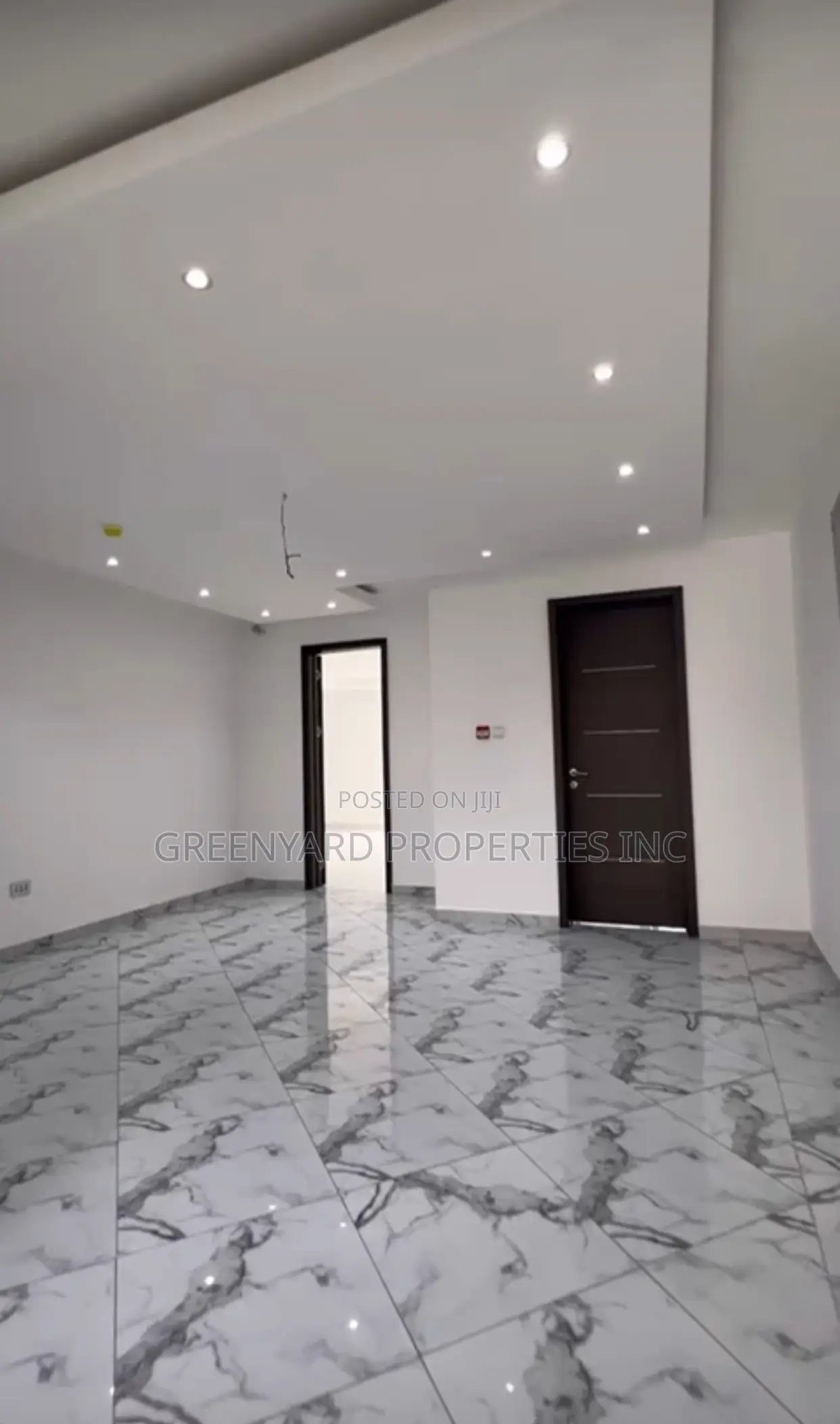 4bdrm Duplex in American House, East Legon for sale