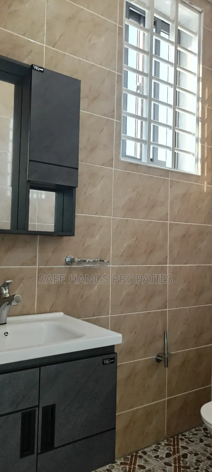 Furnished 5bdrm House in Ability, Accra Metropolitan for sale