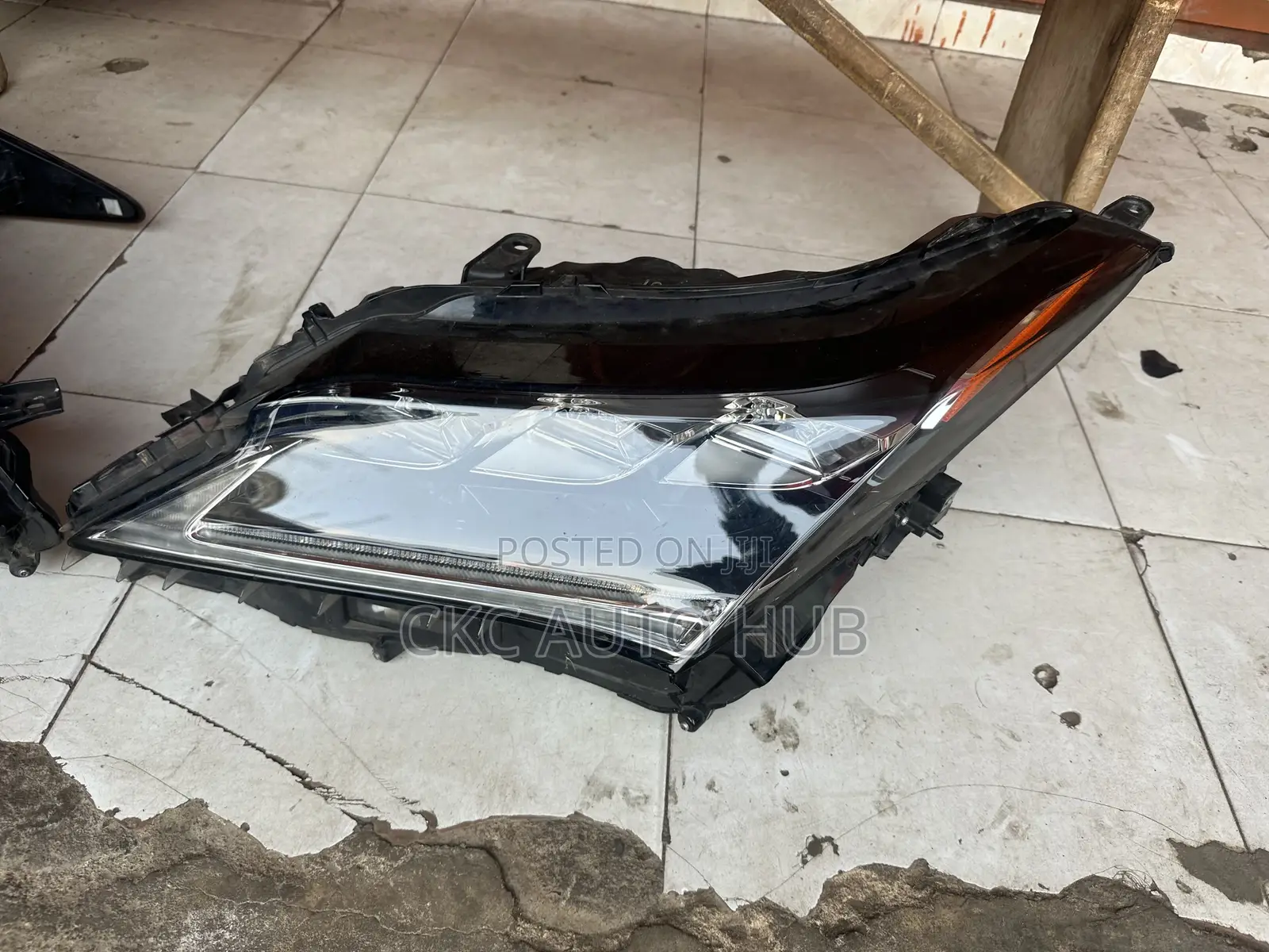 Rx350 2017 2018 Headlight With Charger