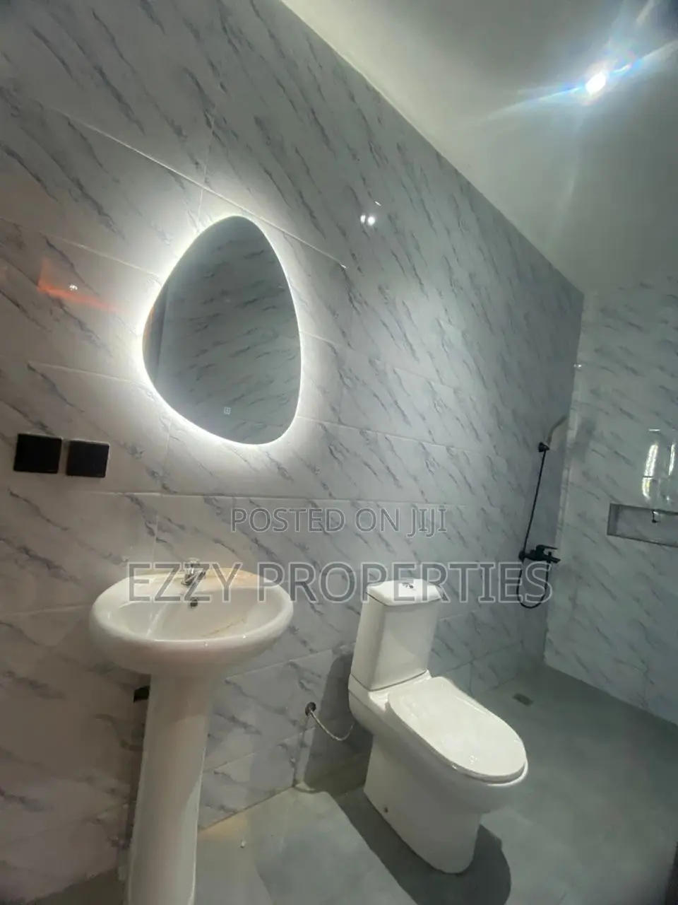 3bdrm House in Lakeside Community 3, Ashaley Botwe for sale