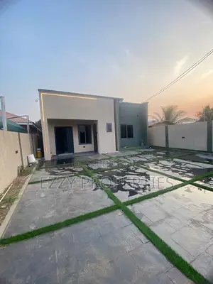 3bdrm House in Lakeside Community 3, Ashaley Botwe for sale