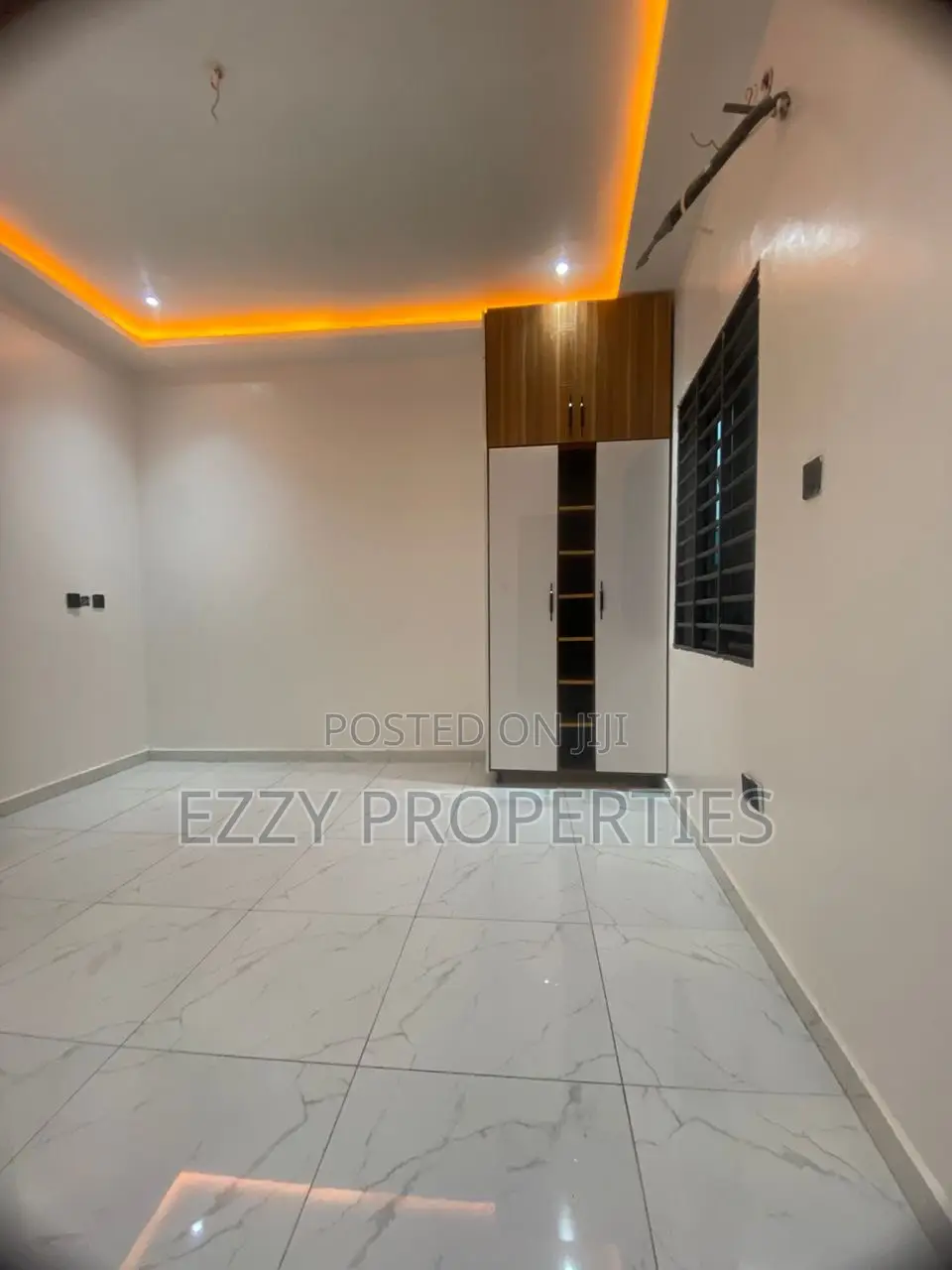 3bdrm House in Lakeside Community 3, Ashaley Botwe for sale