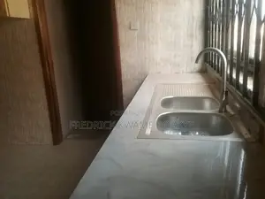 6bdrm House in Brother Estate, Kumasi Metropolitan for rent