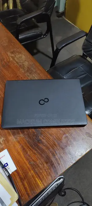 Laptop Fujitsu Lifebook A357 8GB Intel Core i5 SSD 256GB