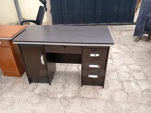 Single Desk for Office