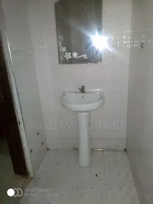 5bdrm House in Fredimens Real, Kumasi Metropolitan for sale