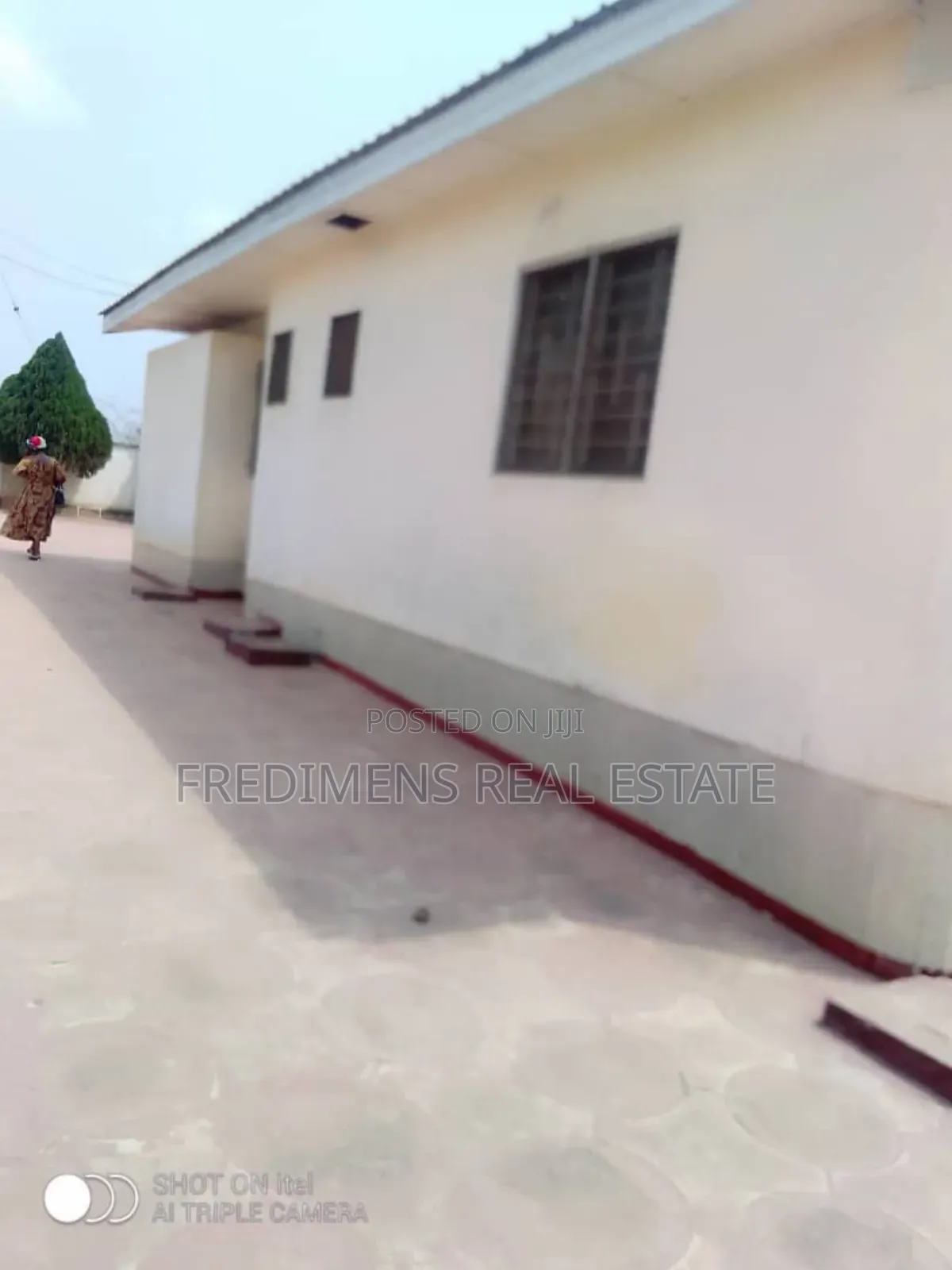 5bdrm House in Fredimens Real, Kumasi Metropolitan for sale