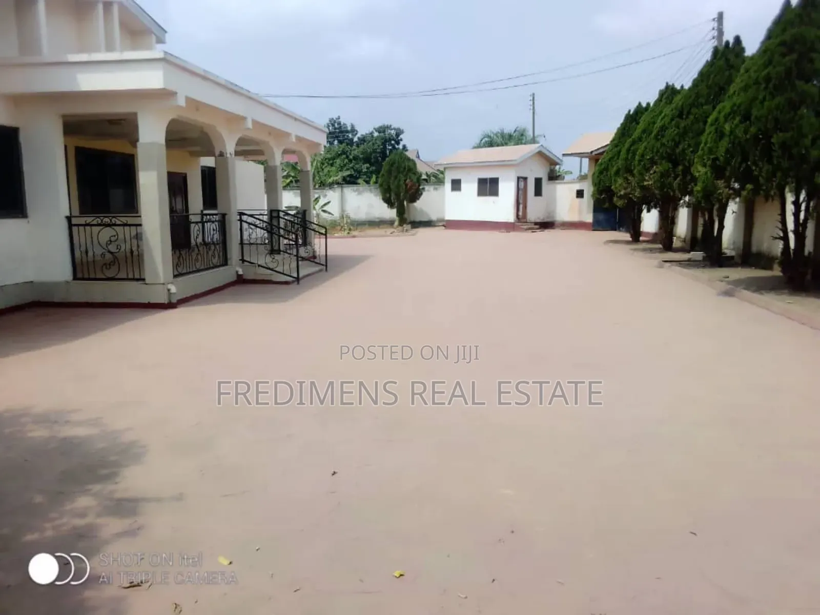 5bdrm House in Fredimens Real, Kumasi Metropolitan for sale