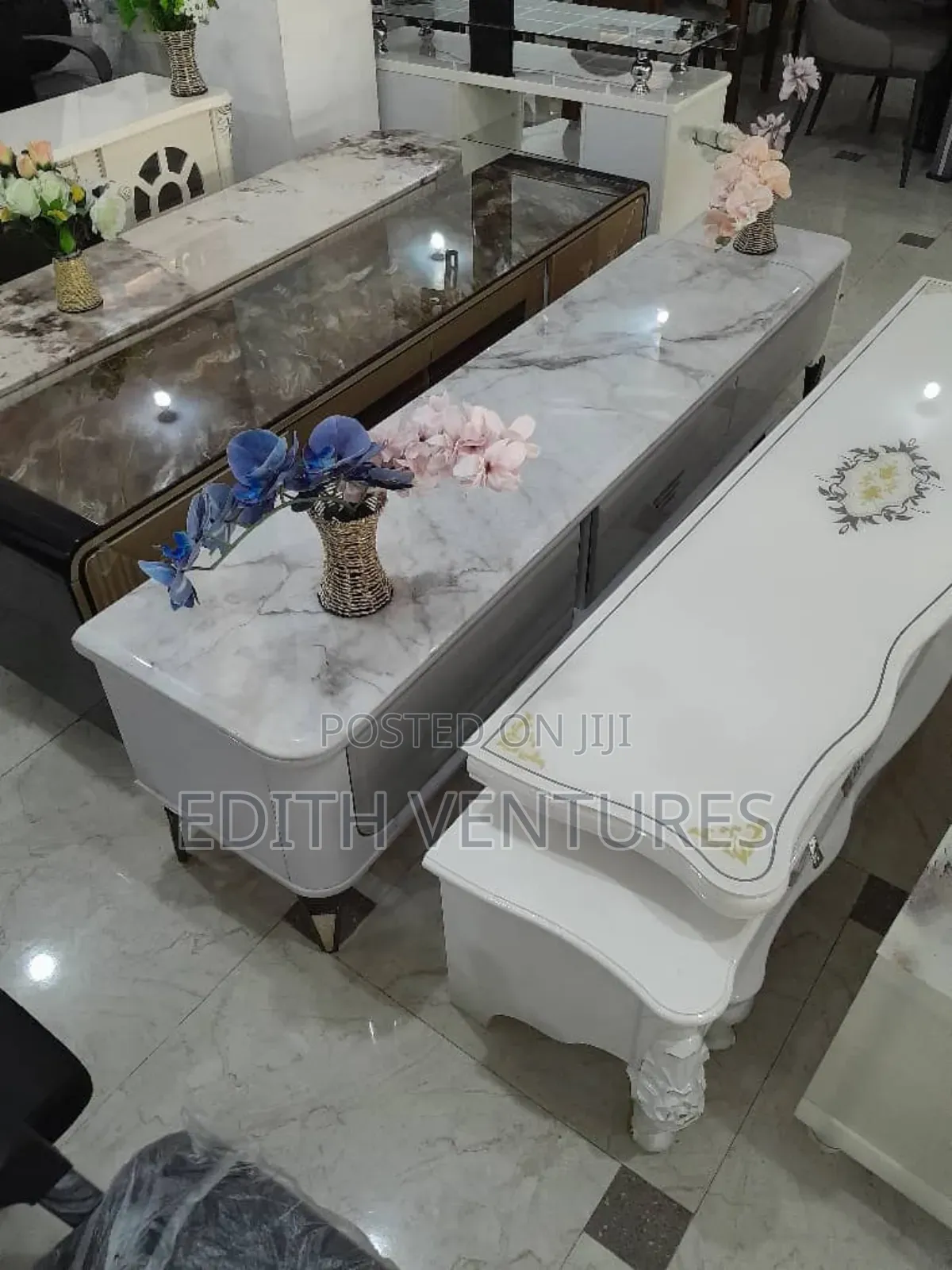 Adjustable Shelves TV Stand