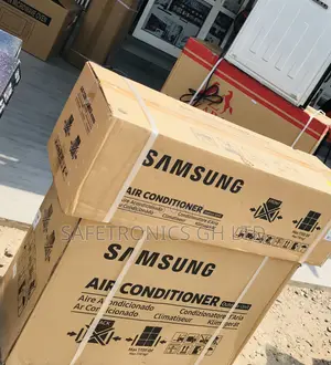 Samsung Frosty Friend 2.5 Horsepower White AC