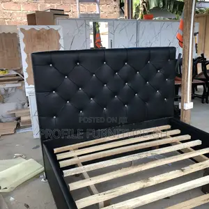 Incendiary Stylish Black Double Bed-frame//  Durable And Luxurious