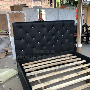 Incendiary Stylish Black Double Bed-frame//  Durable And Luxurious