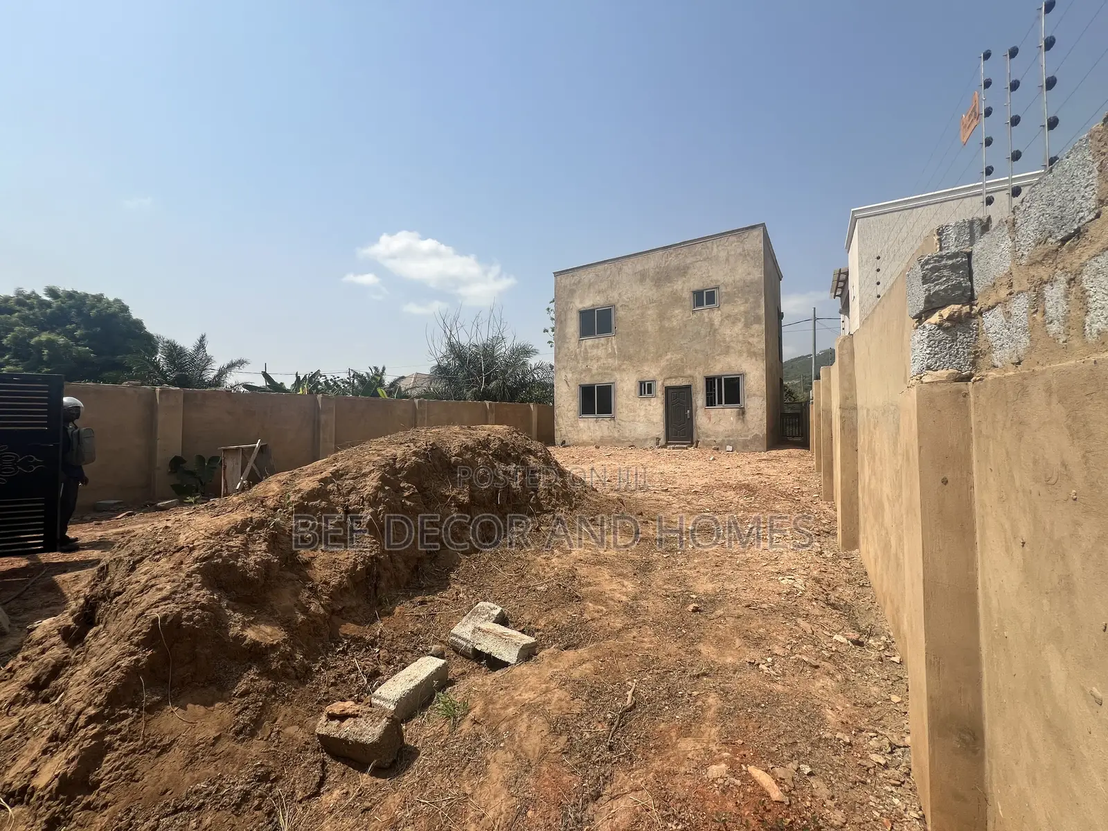 3bdrm House in Bee Decor & Homes, Oyarifa Mall Area for sale