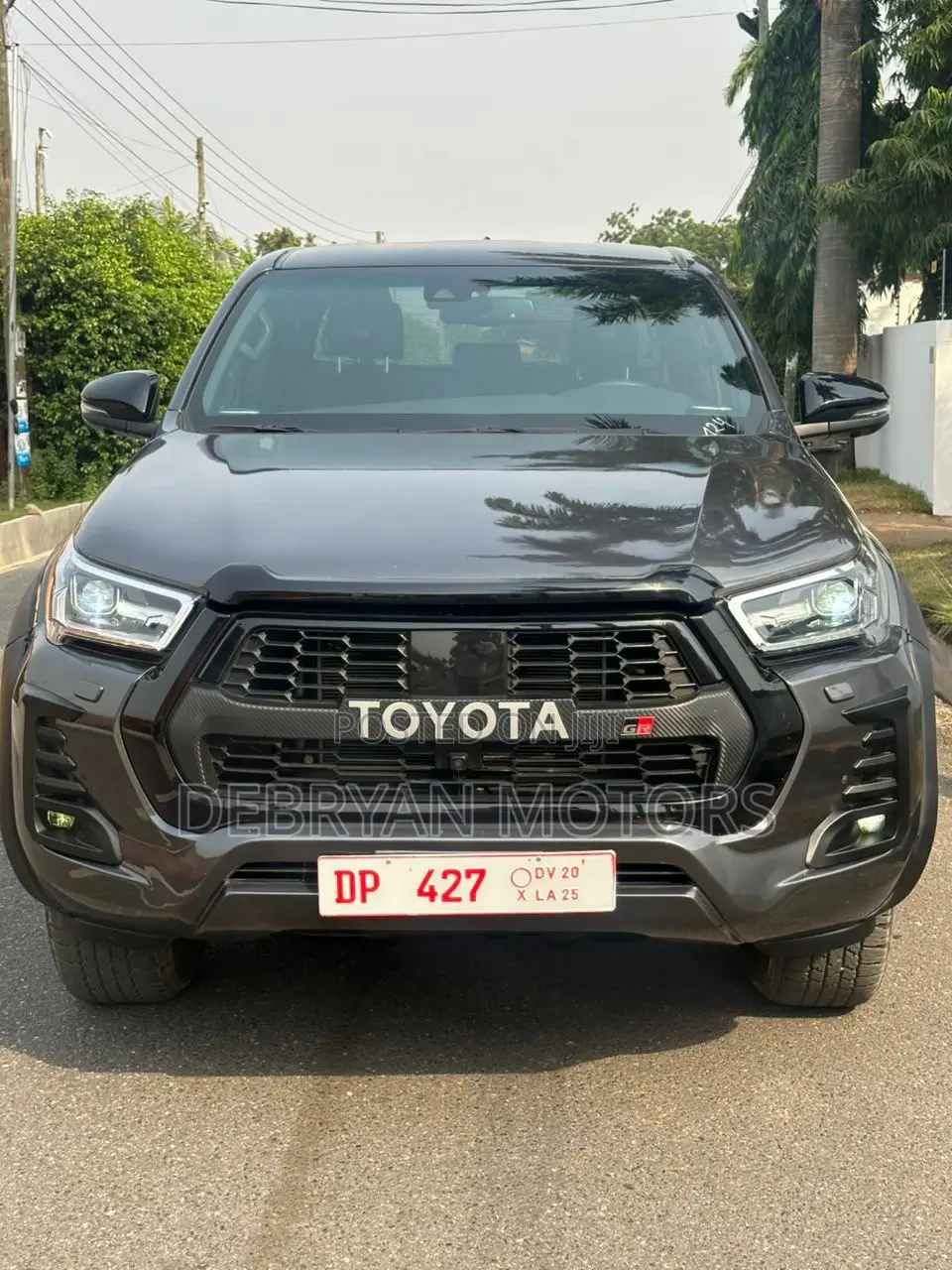 Toyota Hilux 2023 Gray