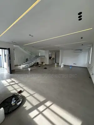 4bdrm Duplex in Lakeside, Ashaley Botwe for rent