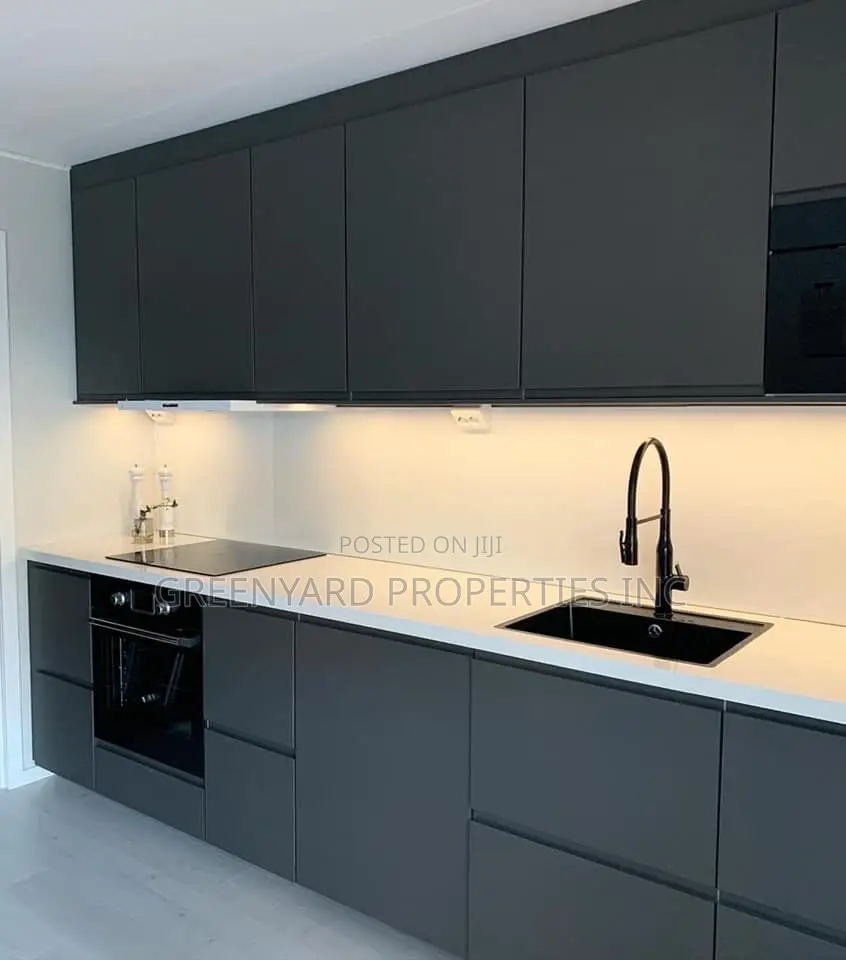 3bdrm Duplex in School Junction, Ashaley Botwe for rent