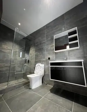 3bdrm Duplex in School Junction, Ashaley Botwe for rent