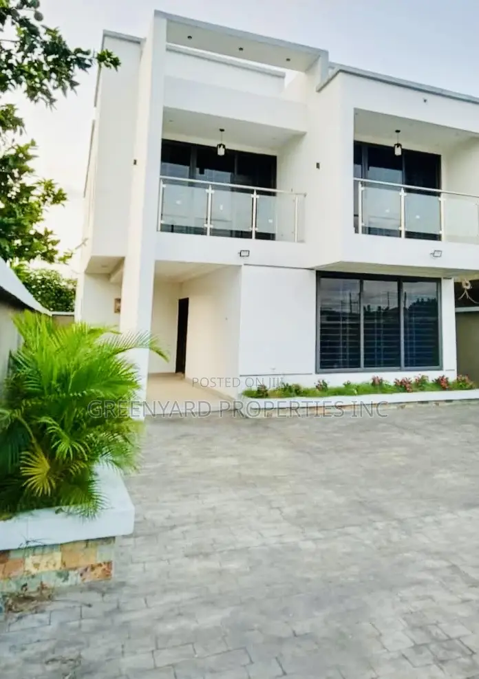 4bdrm Duplex in Ashongman, Ashomang Estate for sale