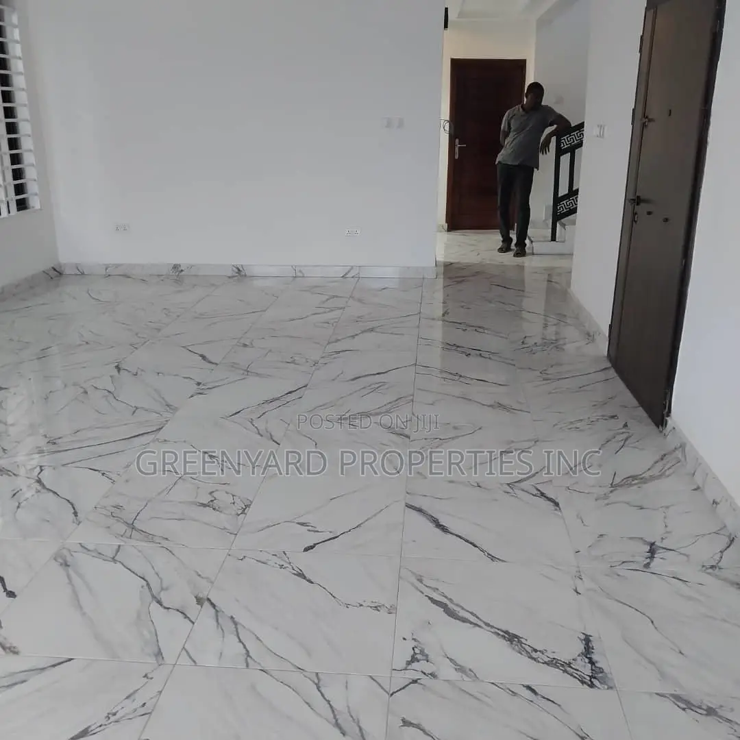4bdrm Duplex in Ashongman, Ashomang Estate for sale