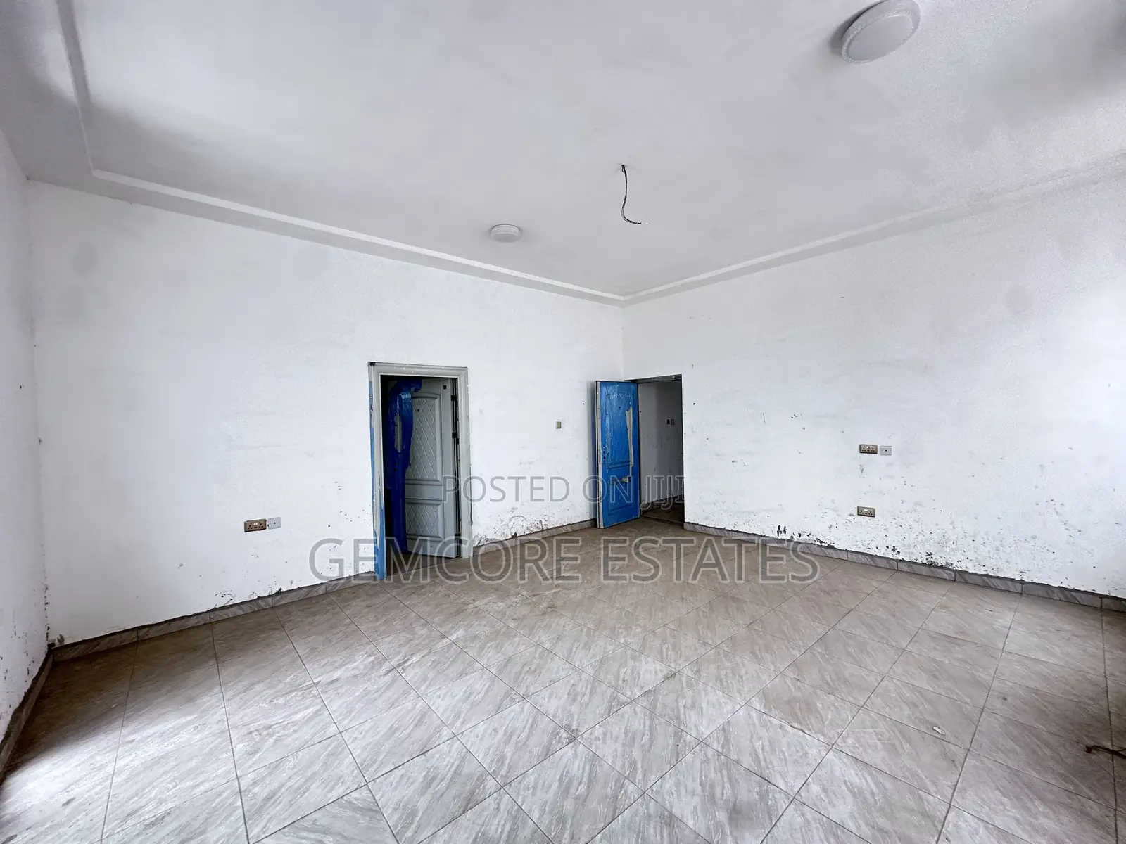 5bdrm House in West Trasacco, Ashaley Botwe for sale