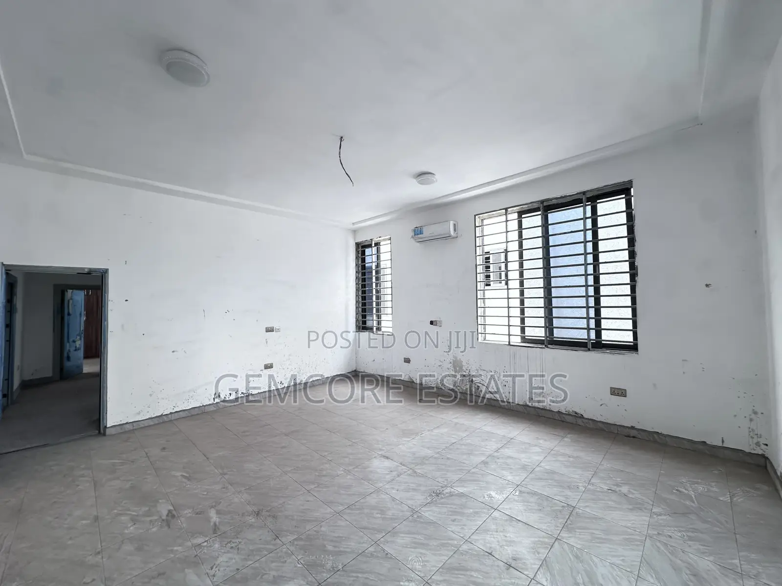 5bdrm House in West Trasacco, Ashaley Botwe for sale