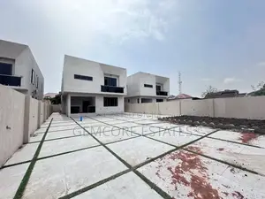 5bdrm House in West Trasacco, Ashaley Botwe for sale