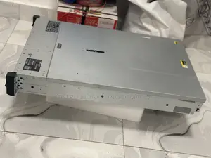New Server HP ProLiant DL380 Gen10 32GB Intel Xeon SSHD+SSD 2T