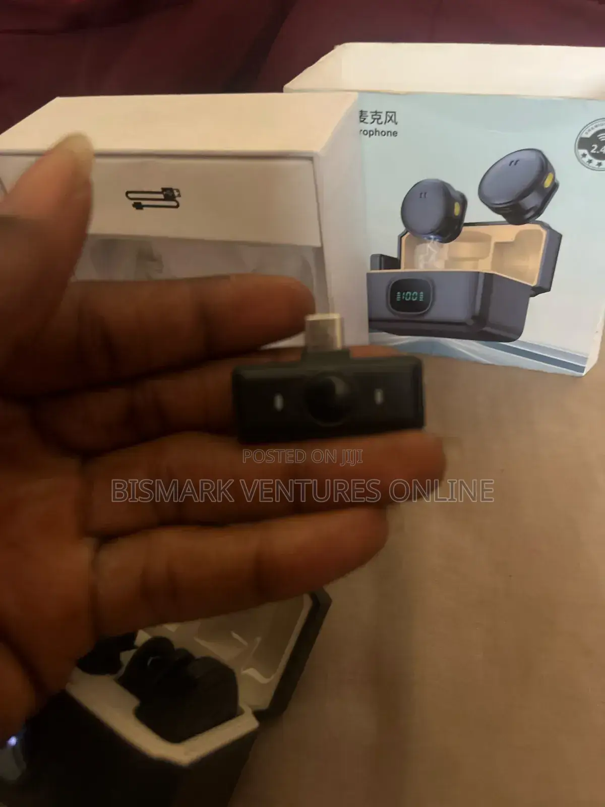 Dual Wireless Lavalier Mic With Led Display Noise Reduction