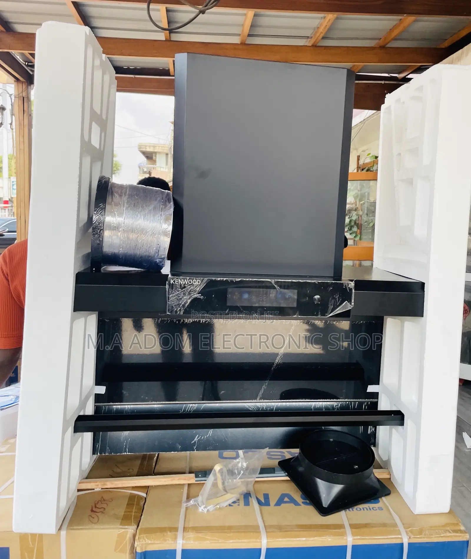 Brand New Kenwood 90cm T-Shape Extractor.