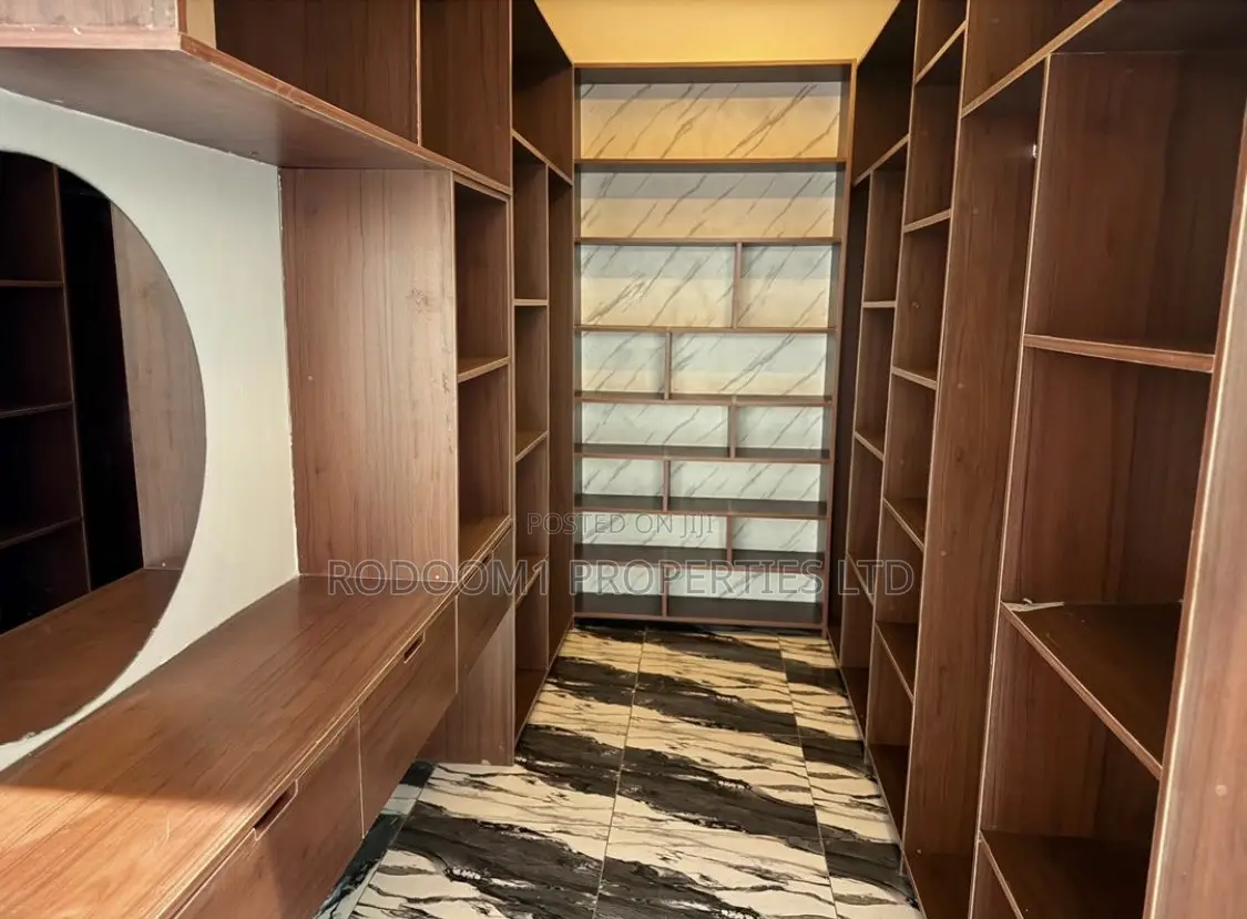 4bdrm House in Lakeside for sale