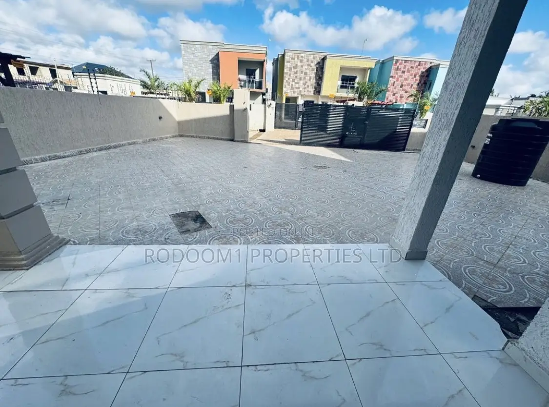 4bdrm House in Lakeside for sale
