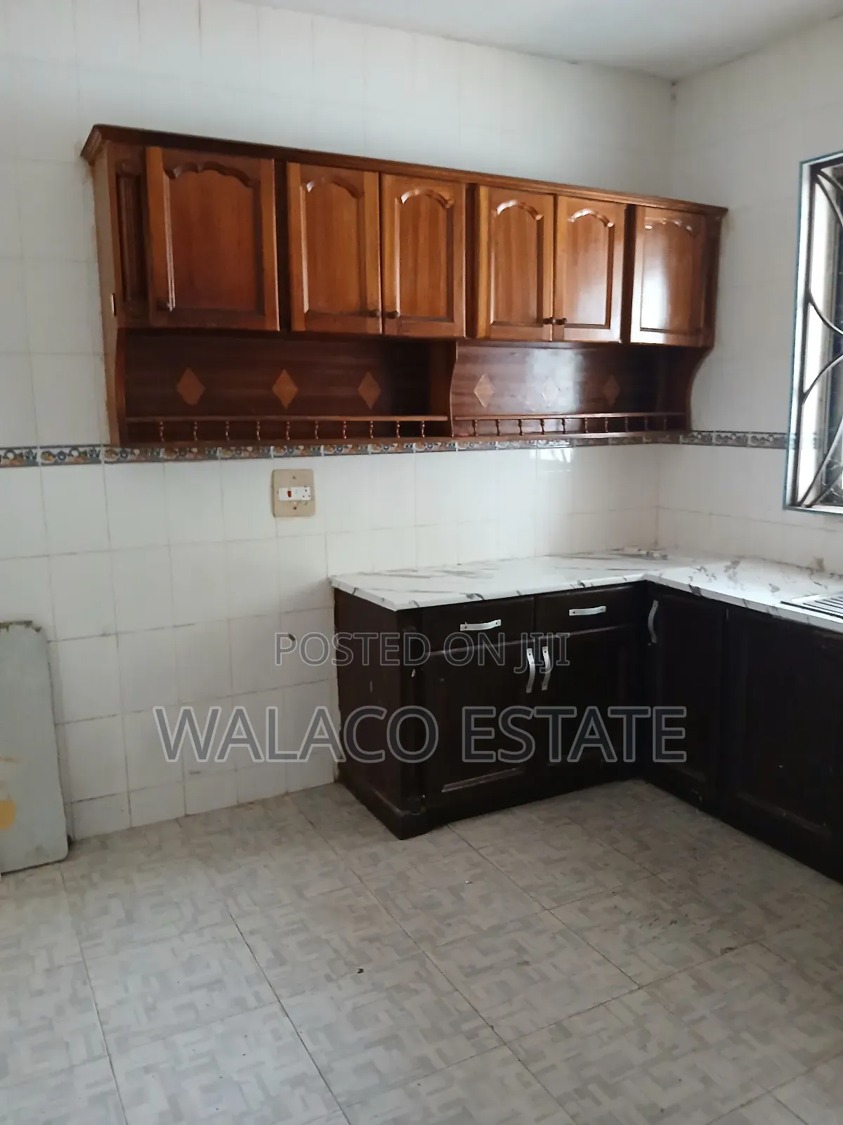 3bdrm Shared Apartment in Walako Estate, Top Base for rent