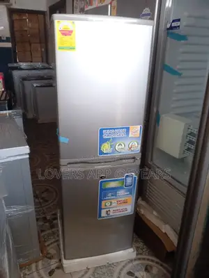Nasco Freezer/Fridge 142L Fridge/Freezer Fast Freezing