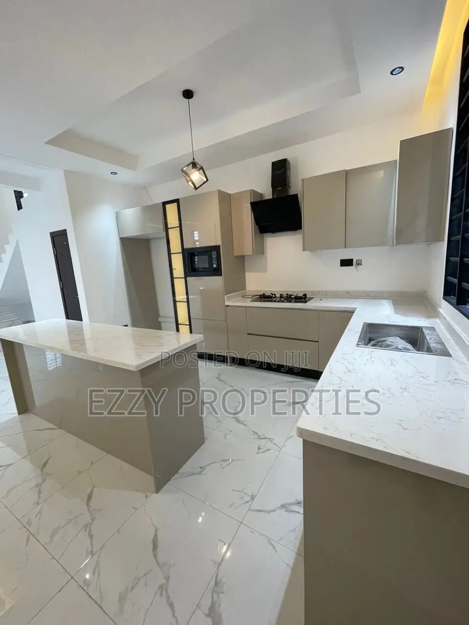 3bdrm Duplex in East Legon Hills for sale