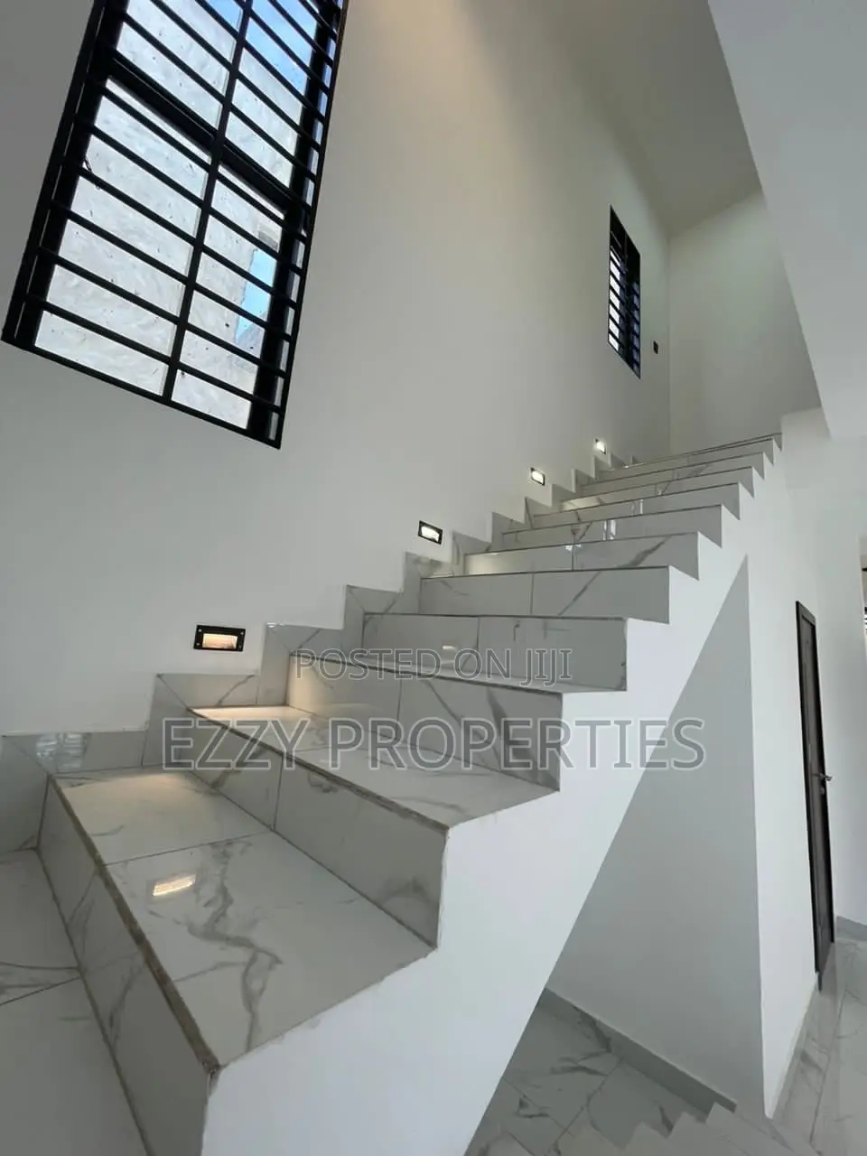 3bdrm Duplex in East Legon Hills for sale