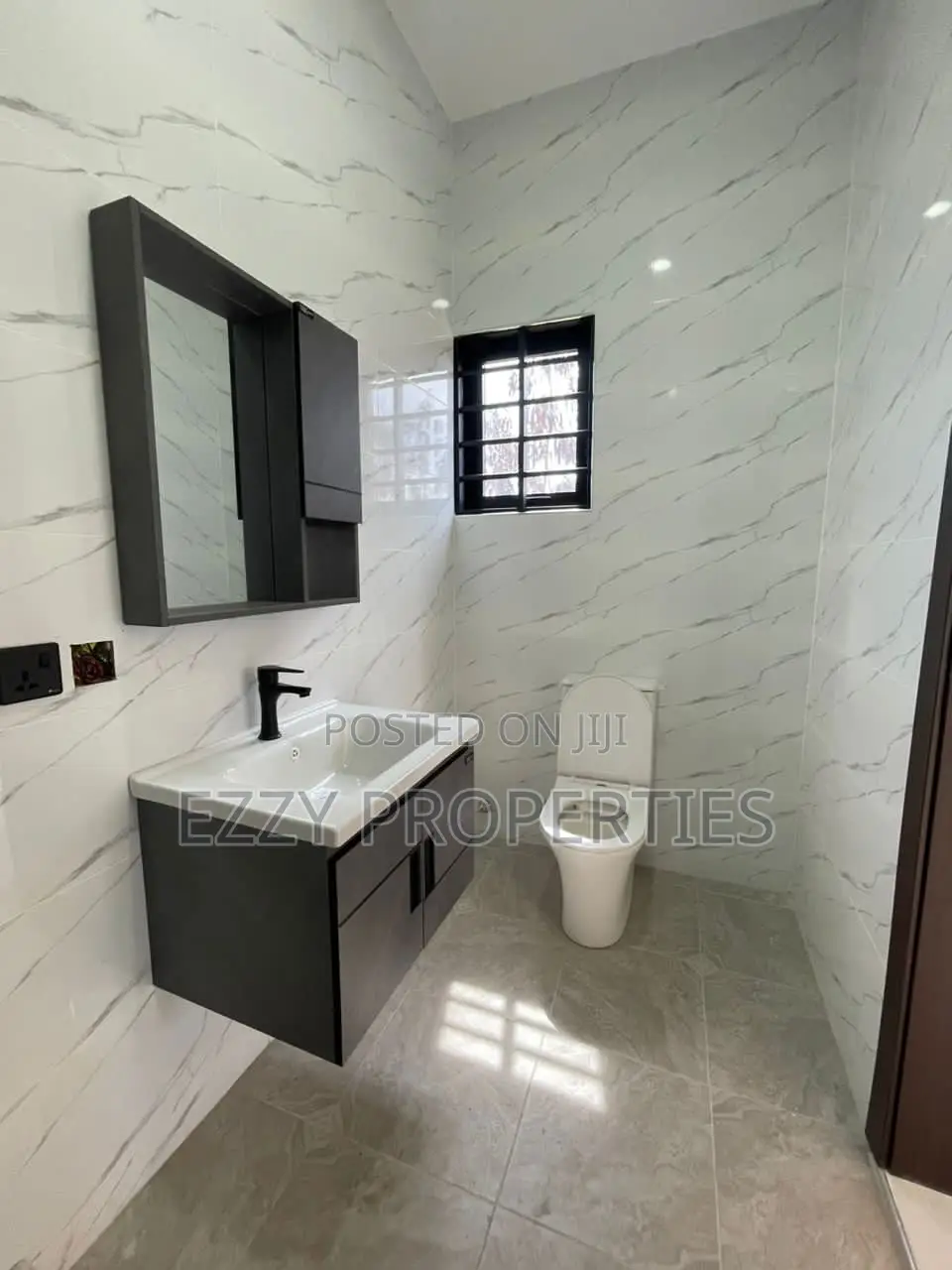 3bdrm Duplex in East Legon Hills for sale