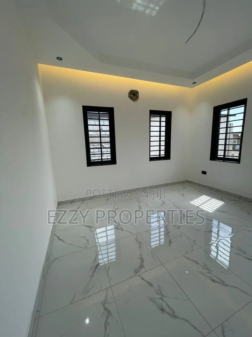 3bdrm Duplex in East Legon Hills for sale