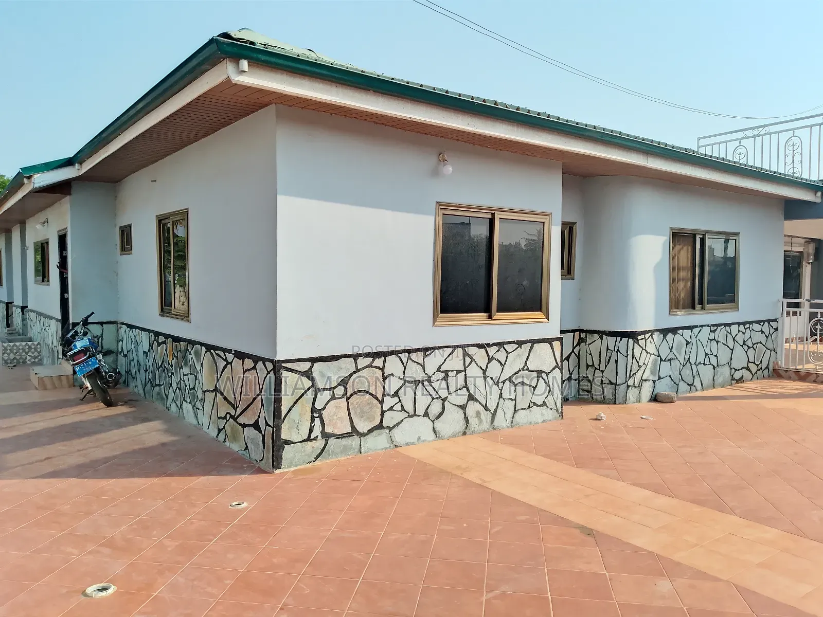 5bdrm House in Hfc Estate Area, Spintex for rent