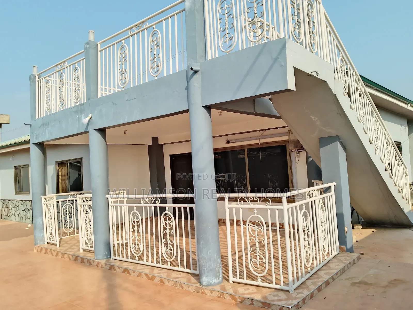 5bdrm House in Hfc Estate Area, Spintex for rent