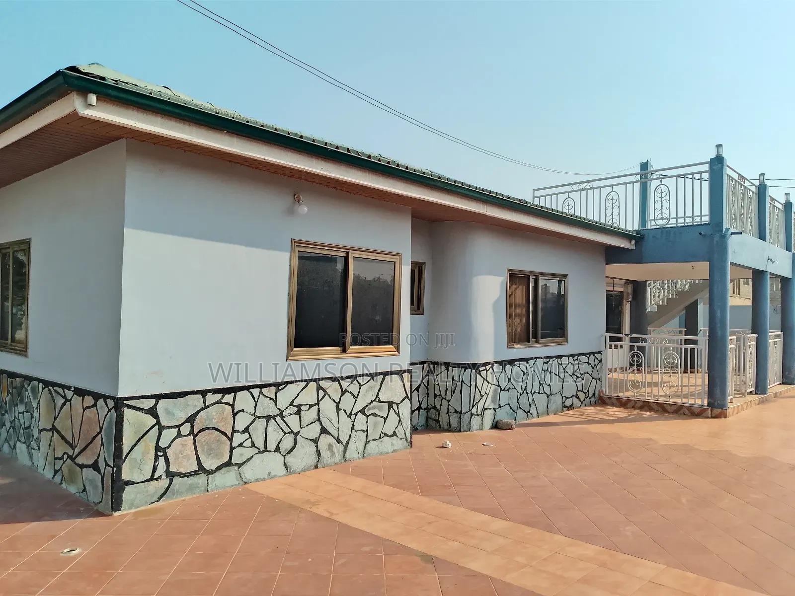 5bdrm House in Hfc Estate Area, Spintex for rent
