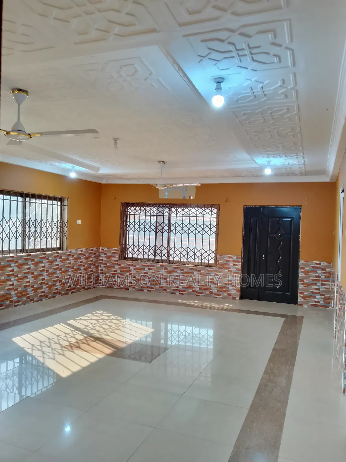 5bdrm House in Hfc Estate Area, Spintex for rent
