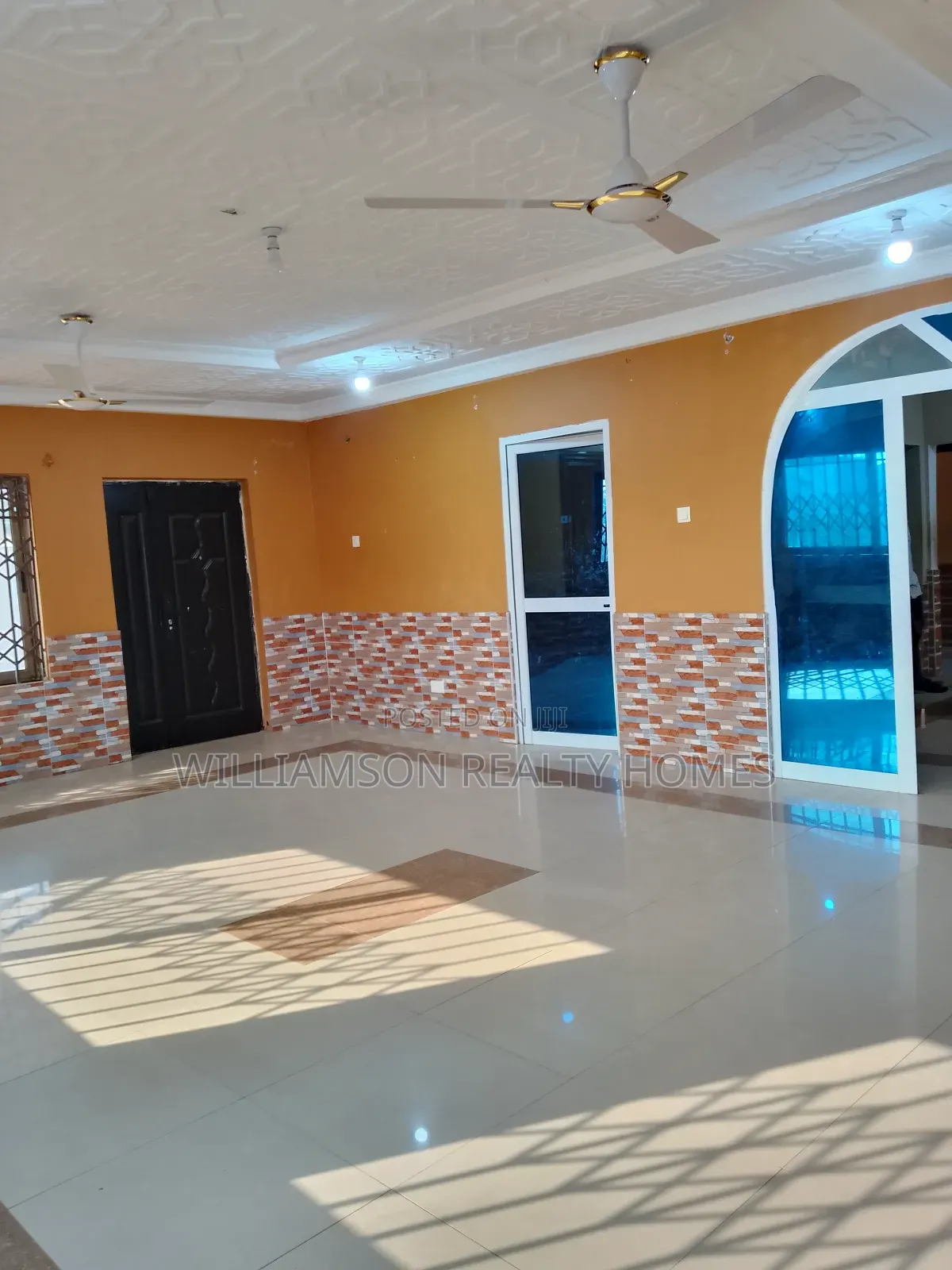 5bdrm House in Hfc Estate Area, Spintex for rent