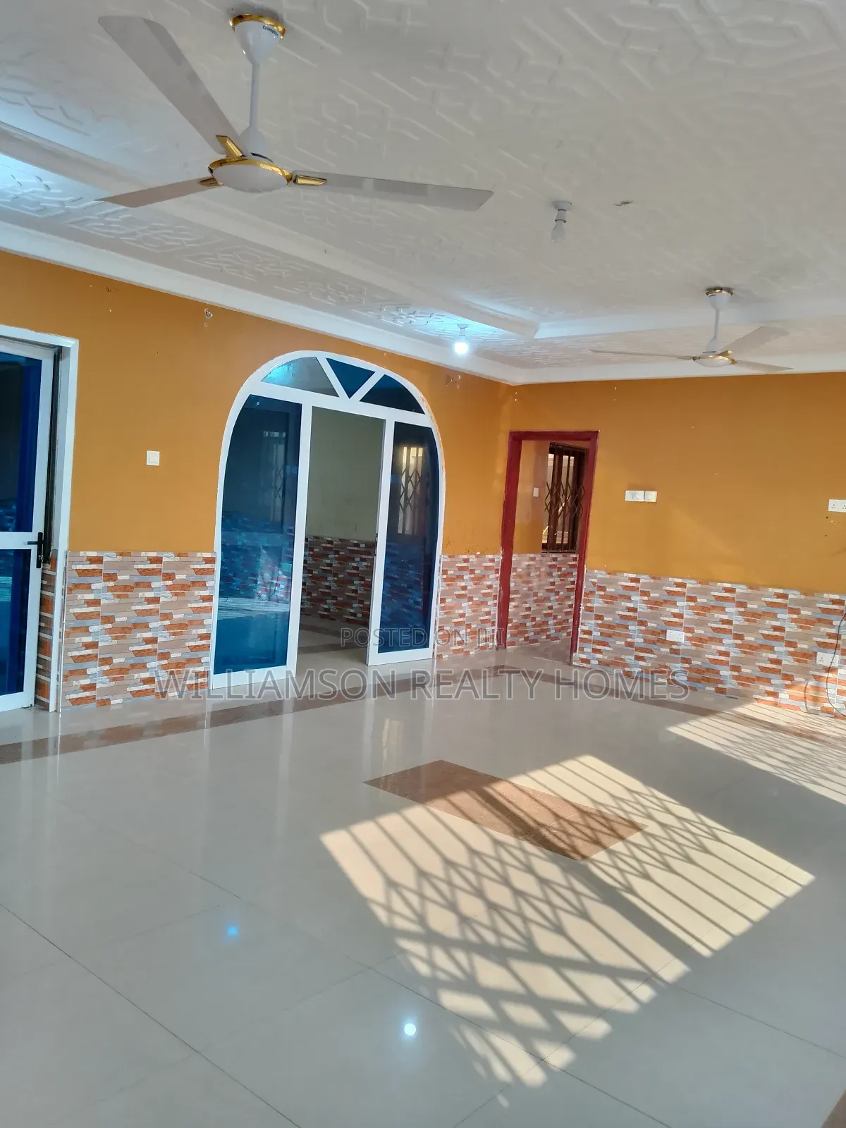 5bdrm House in Hfc Estate Area, Spintex for rent