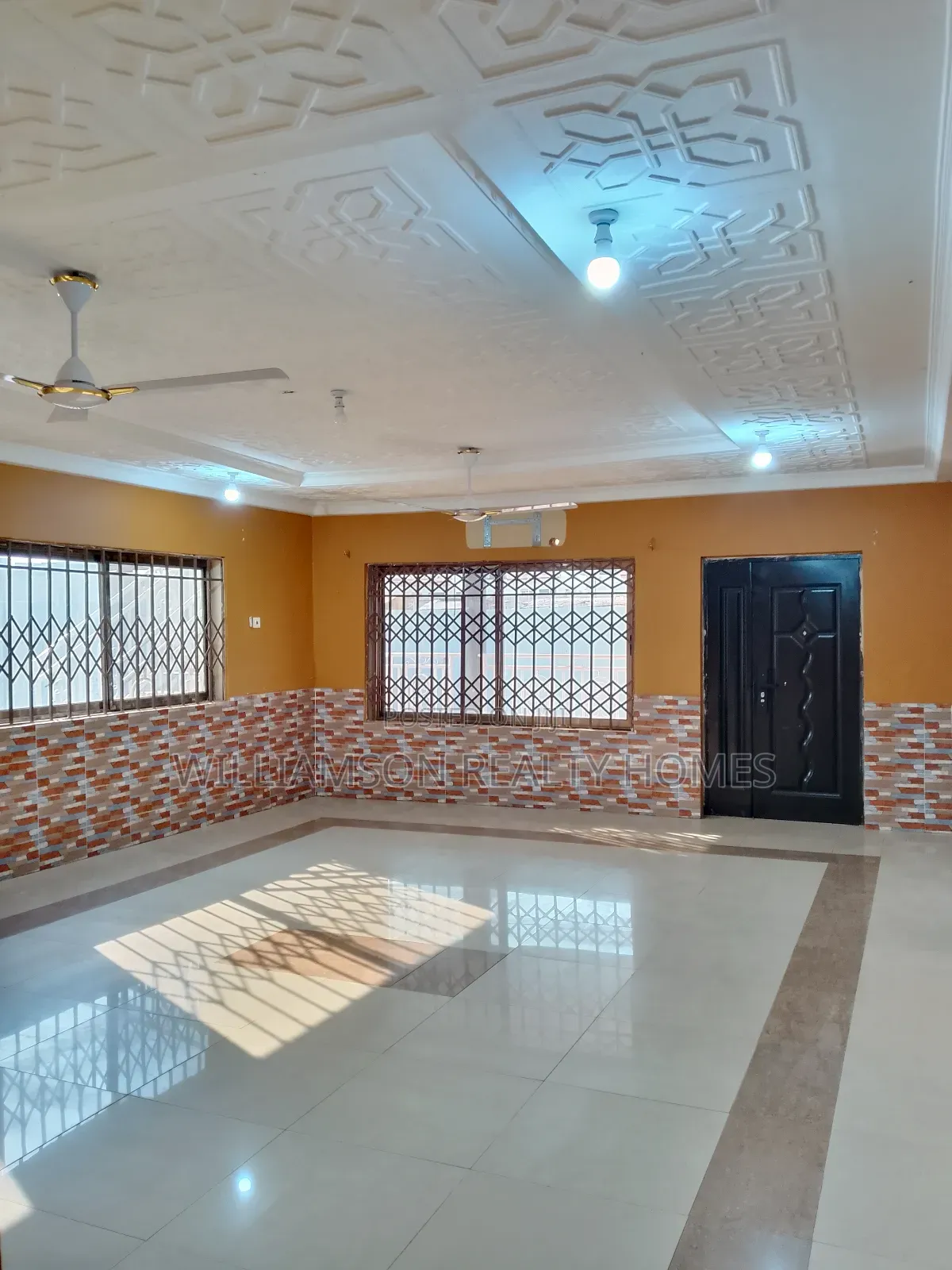 5bdrm House in Hfc Estate Area, Spintex for rent