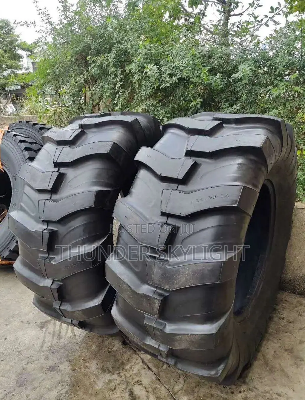 19.5-24 Backhoe Tire Advance 19.5x24 14 PR R4 19.5LR24
