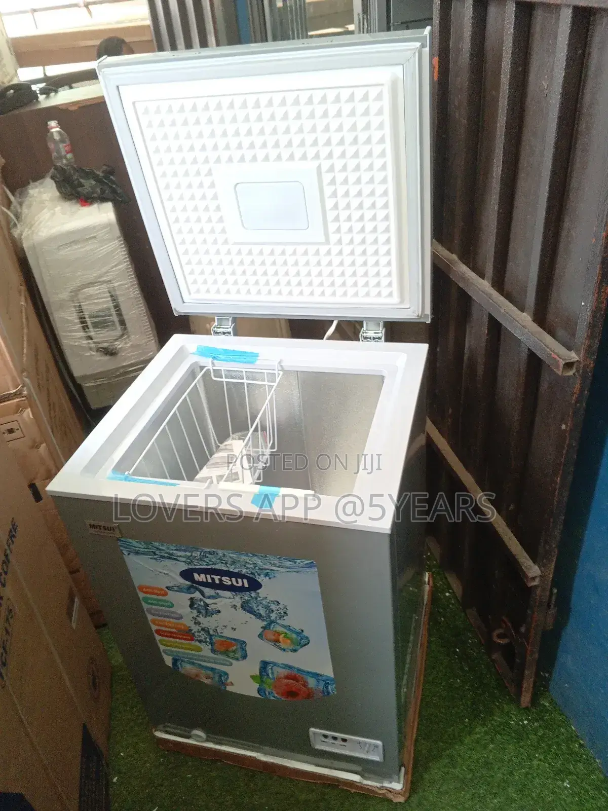 Eco Friendly Chest Freezer Mitsui 93L ME-110B Chest Freezer