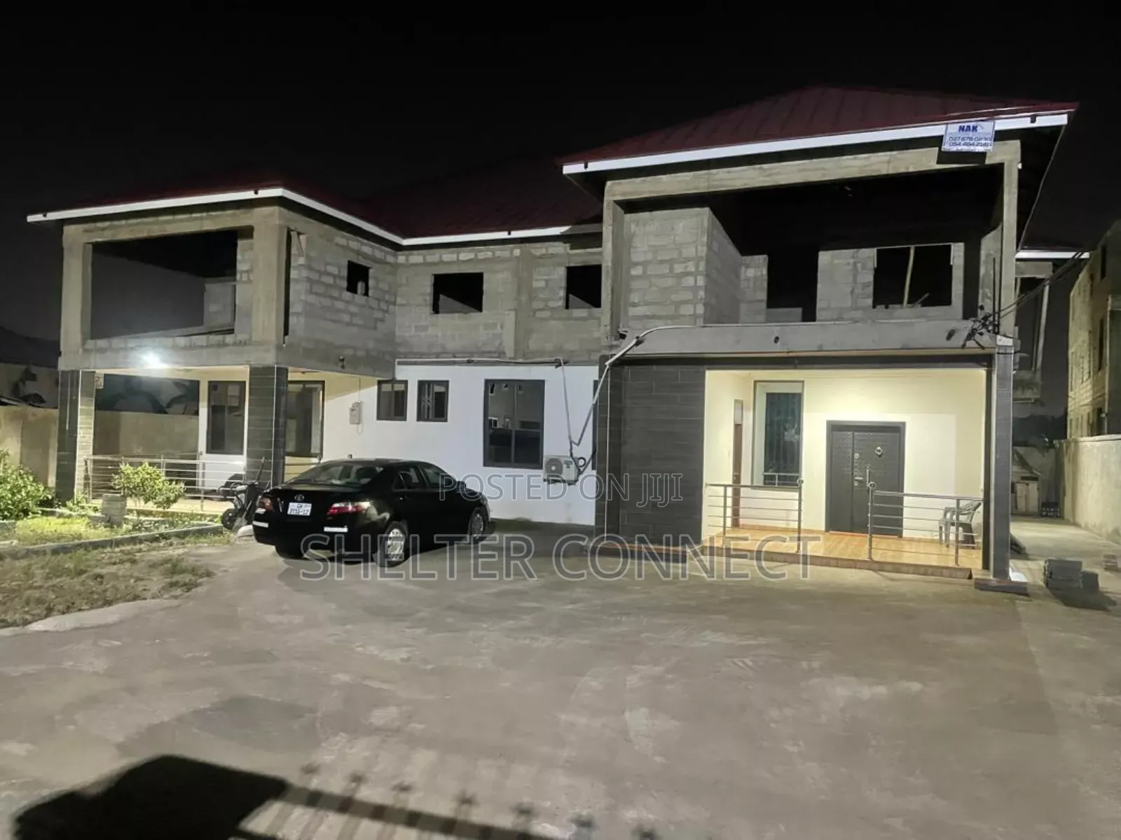 8bdrm Apartment in Pantang, Pentecost for sale