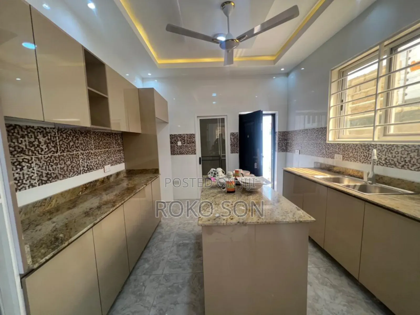 3bdrm House in Dr Roko, Adenta for sale