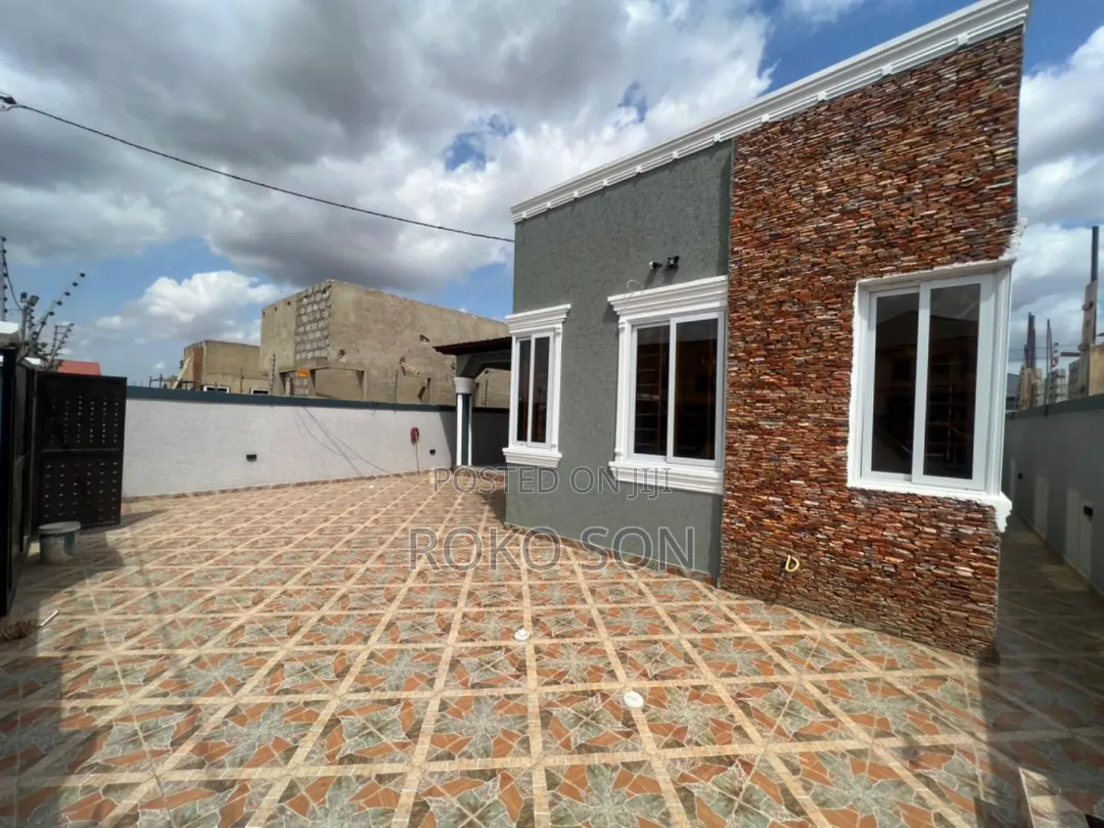 3bdrm House in Dr Roko, Adenta for sale
